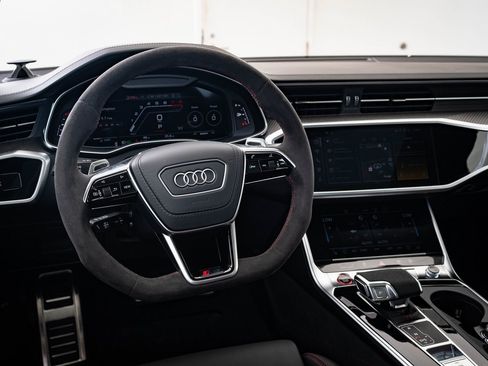 New 2025 Audi RS 6 performance image 4