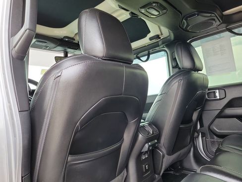 Used 2021 Jeep Wrangler Unlimited Sahara image 14