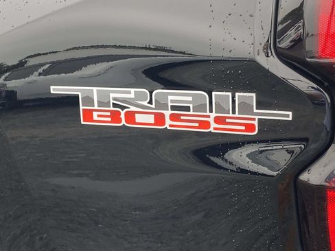 Used 2023 Chevrolet Colorado Trail Boss w/ Advanced Trailering Package AWD/4WD image 10