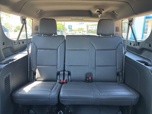 Used 2025 Chevrolet Suburban Z71 AWD/4WD image 21