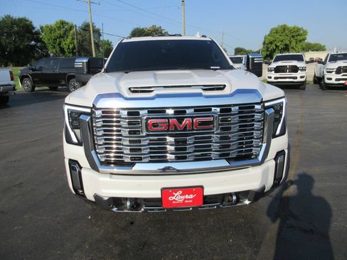 Certified 2024 GMC Sierra 3500 Denali w/ Denali Reserve Package AWD/4WD image 13