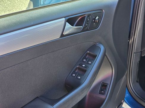Used 2015 Volkswagen Jetta SE FWD image 11
