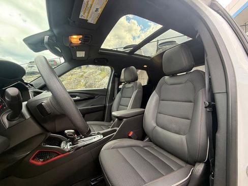 Used 2023 Chevrolet TrailBlazer RS w/ Sun and Liftgate Package FWD image 14