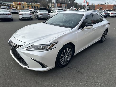 Used 2020 Lexus ES 350 w/ Premium Package image 4