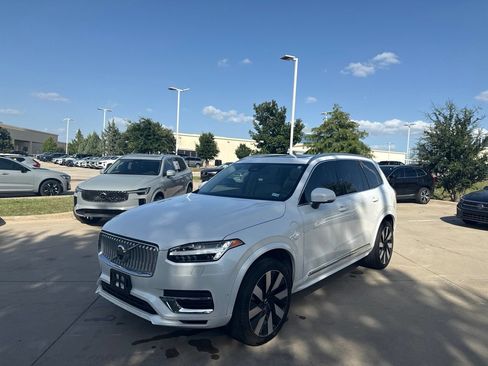 Used 2025 Volvo XC90 T8 Plus AWD/4WD image 1