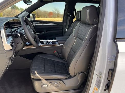 Certified 2026 Cadillac Escalade Platinum Sport image 27