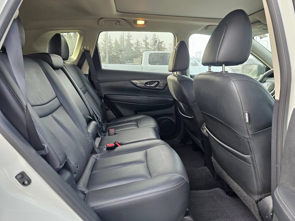 Used 2015 Nissan Rogue SL AWD/4WD image 12