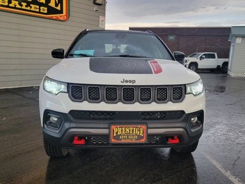 Used 2024 Jeep Compass Trailhawk image 2