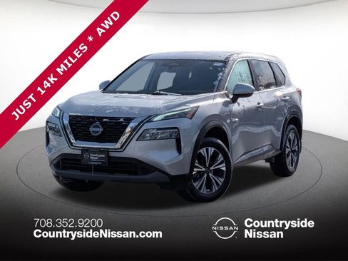 Used 2023 Nissan Rogue SV image 1