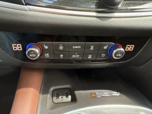 Used 2018 Buick Enclave Avenir w/ Avenir Technology Package image 23