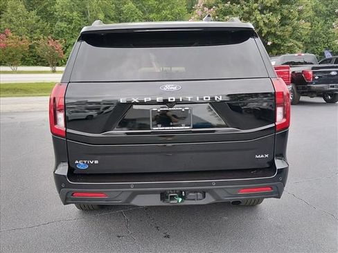 Used 2025 Ford Expedition Max Active RWD image 5
