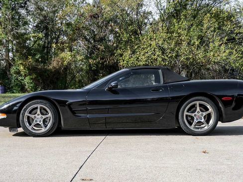 Used 2002 Chevrolet Corvette Convertible w/ Preferred Equipment Group2 image 14