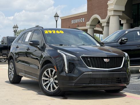 Used 2022 Cadillac XT4 Sport w/ Enhanced Visibility Package FWD image 2