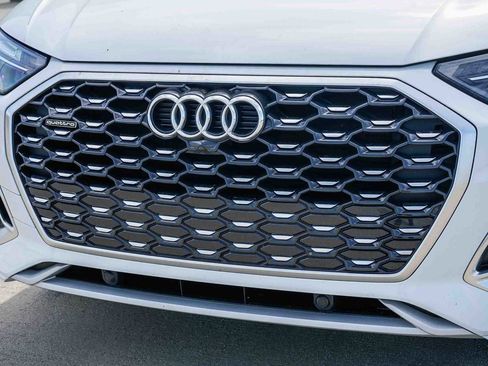 Used 2023 Audi Q5 2.0T Premium w/ Convenience Package image 8