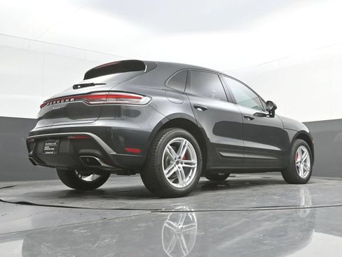 Certified 2023 Porsche Macan AWD/4WD image 36