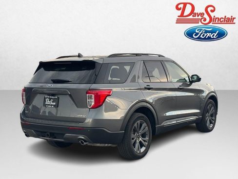 Used 2023 Ford Explorer XLT w/ Equipment Group 202A AWD/4WD image 7