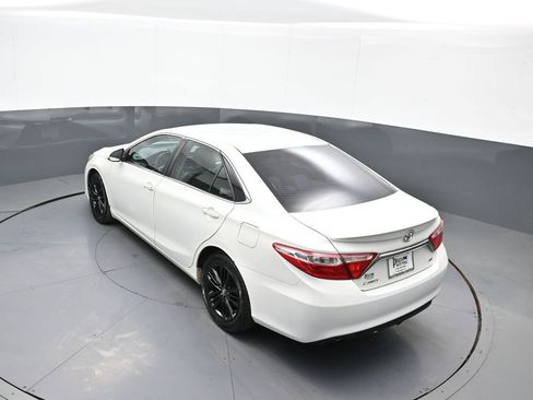 Used 2015 Toyota Camry SE image 38