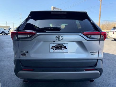 Used 2022 Toyota RAV4 Limited image 4