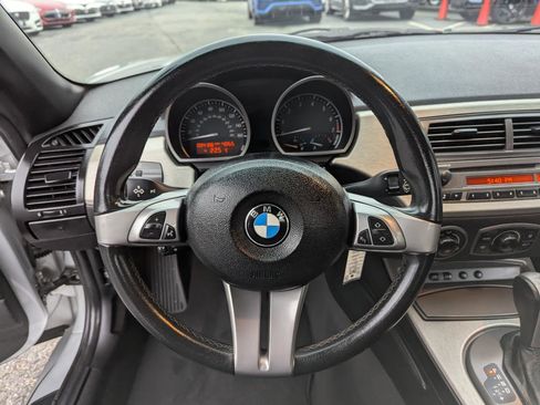 Used 2004 BMW Z4 3.0i RWD image 16