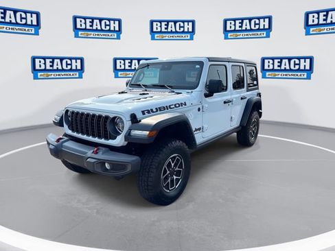 Used 2025 Jeep Wrangler Unlimited Rubicon AWD/4WD image 4