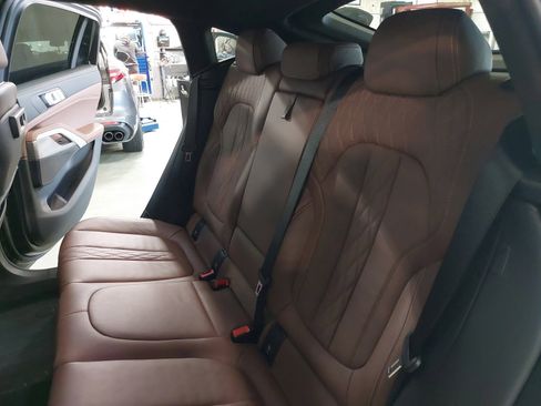 Used 2022 BMW X6 xDrive40i w/ M Sport Package image 15