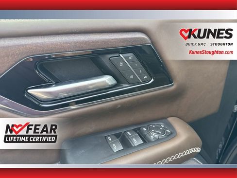 Used 2025 GMC Yukon XL Denali Ultimate w/ LPO, Floor Liner Package AWD/4WD image 20