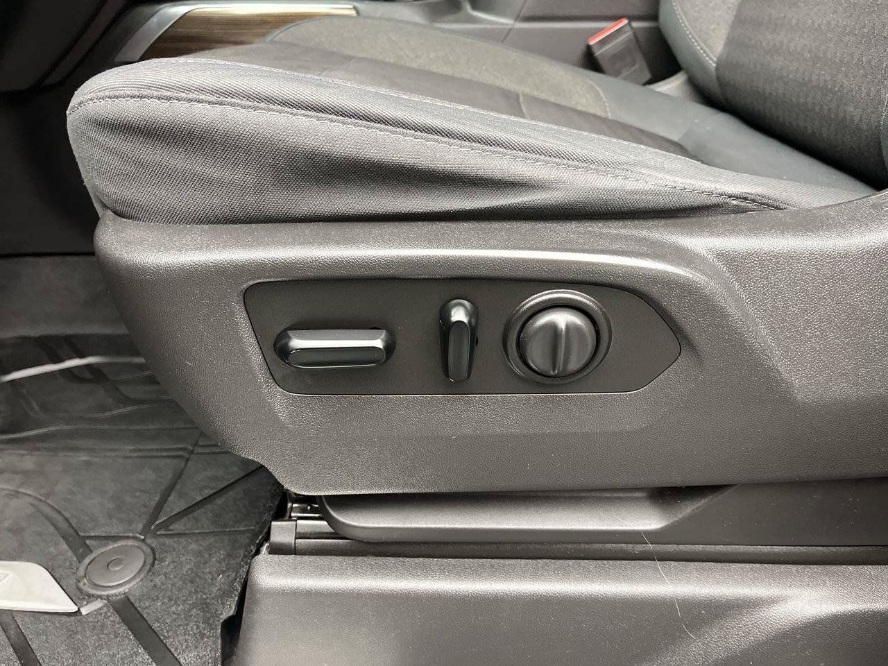Used 2019 Chevrolet Silverado 1500 RST AWD/4WD image 10