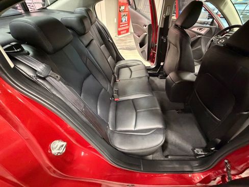 Used 2017 MAZDA MAZDA3 Touring image 41