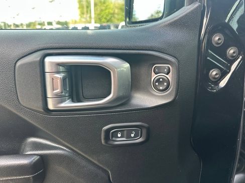 Used 2020 Jeep Wrangler Sport AWD/4WD image 15