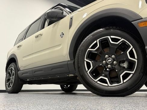 Used 2025 Ford Bronco Sport Outer Banks w/ Outer Banks Tech Package+ AWD/4WD image 3