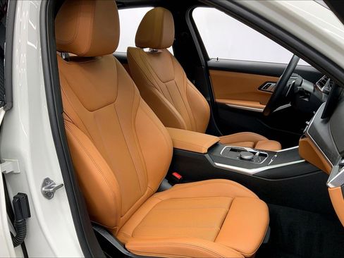 Certified 2023 BMW 330i xDrive Sedan w/ Driving Assistance Package image 6