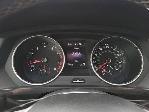 Used 2021 Volkswagen Tiguan SE image 29