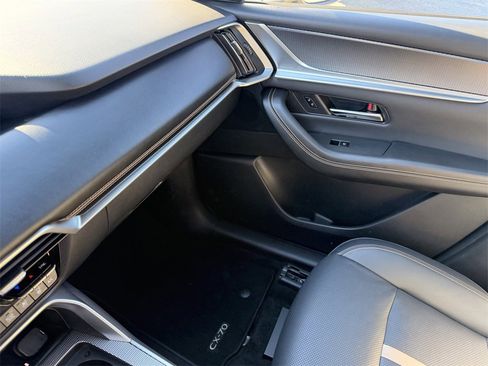 Certified 2025 MAZDA CX-70 3.3 Turbo S w/ Premium Package image 18