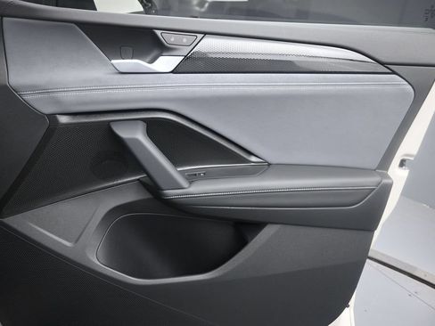 New 2026 Volkswagen Tiguan SE R-Line FWD image 33