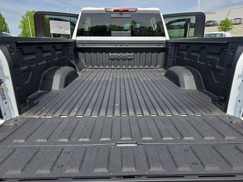 New 2026 GMC Sierra 2500 SLT w/ SLT Premium Package AWD/4WD image 12