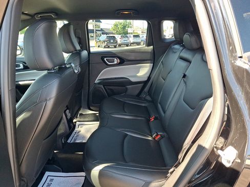 Used 2025 Jeep Compass Limited AWD/4WD image 20