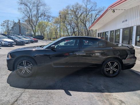 Used 2014 Dodge Charger SXT AWD/4WD image 4