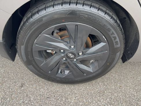 Used 2022 Hyundai Elantra SEL FWD image 10