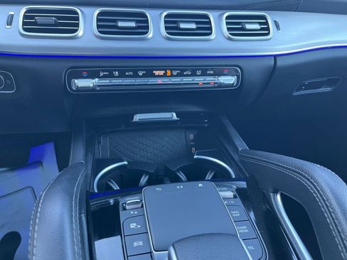 Used 2024 Mercedes-Benz GLS 450 4MATIC image 17