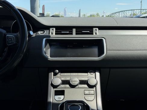 Used 2019 Land Rover Range Rover Evoque SE AWD/4WD image 21