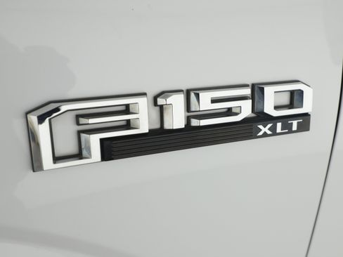 Used 2015 Ford F150 XLT w/ Equipment Group 302A Luxury image 7