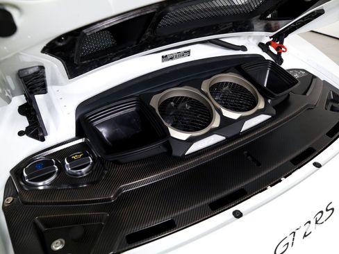 Used 2018 Porsche 911 GT2 RS w/ Weissach Package RWD image 23