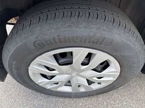 Used 2024 Toyota Corolla Cross L AWD/4WD image 8