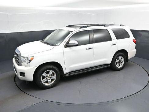 Used 2013 Toyota Sequoia SR5 RWD image 32
