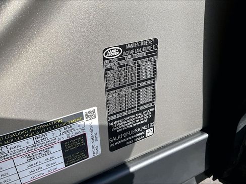 Certified 2024 Land Rover Range Rover SE AWD/4WD image 34