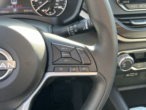 Used 2025 Nissan Altima 2.5 SV FWD image 20