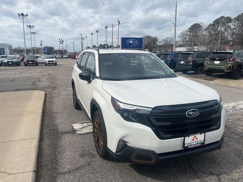 Used 2025 Subaru Forester Sport image 2
