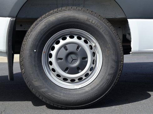 New 2025 Mercedes-Benz Sprinter 2500 image 10