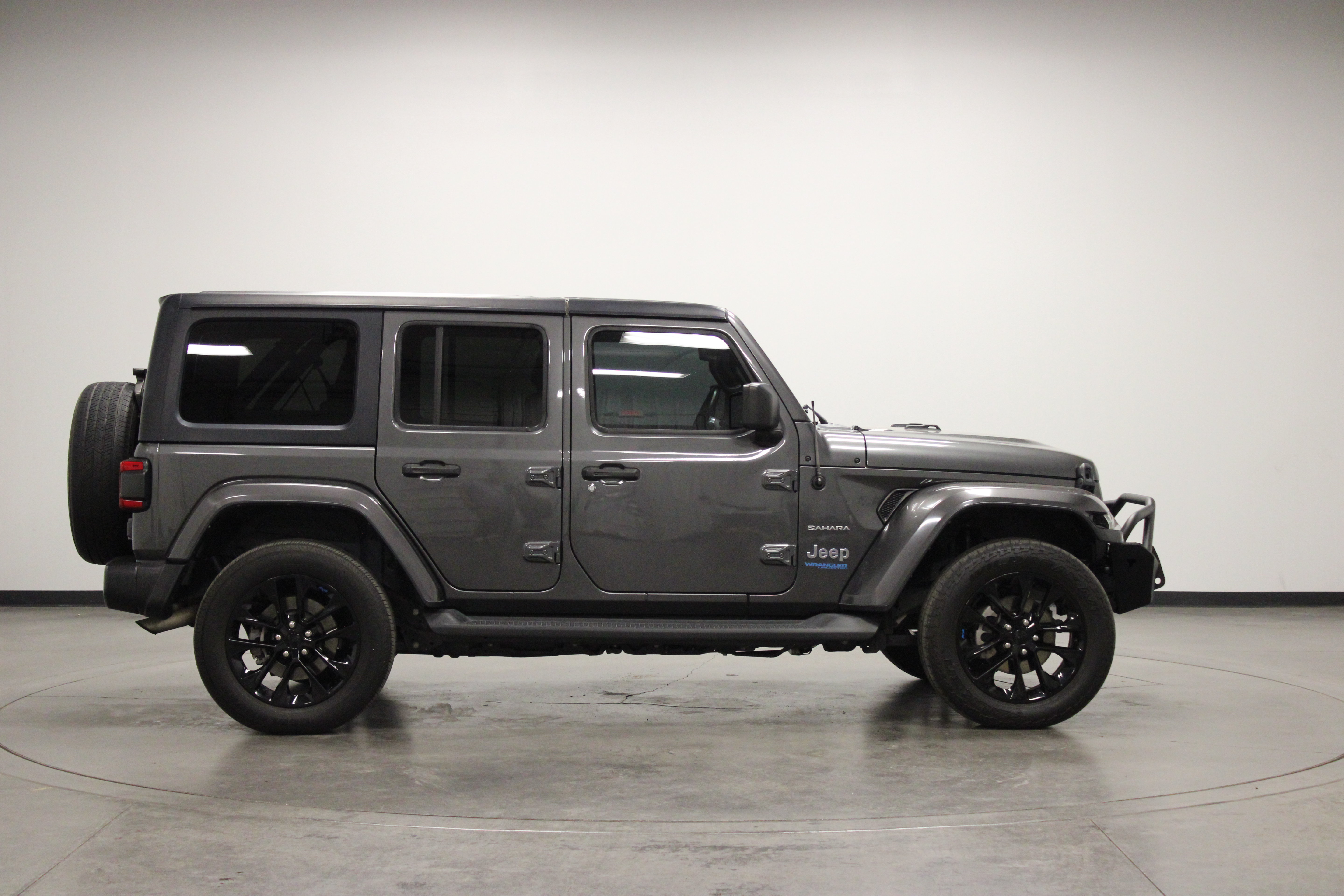 Used 2022 Jeep Wrangler Unlimited Sahara w/ Cold Weather Group AWD/4WD image 9