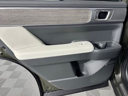 Used 2025 Hyundai Santa Fe Calligraphy image 25